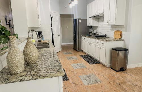 Maple House Romantic Getaway WHot Tub Near IAH - Foto 36