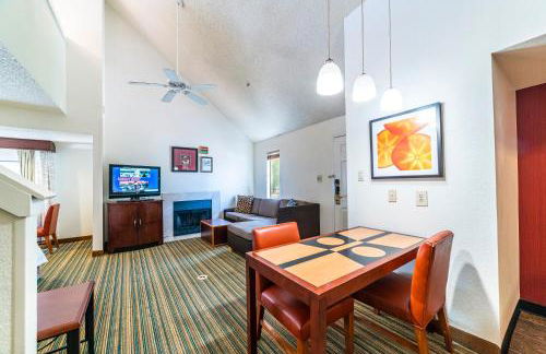 Phoenix Loft sleeps 6 - Photo 36