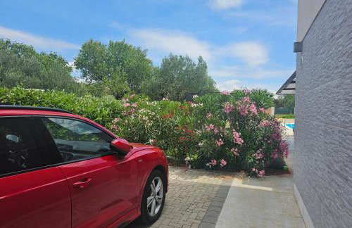 Villa Loni Trogir Marina with great pool and jacuzzi - 3 e-bike free - Foto 32