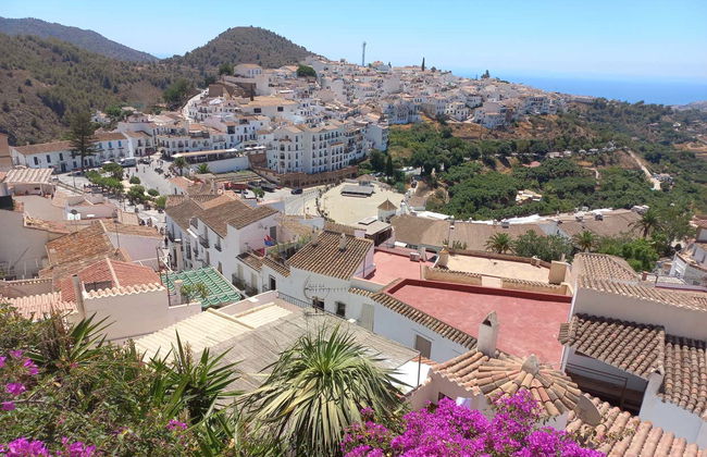 Excursión a Nerja, Frigiliana y El Acebuchal en grupo reducido - Foto 4