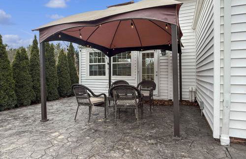 Hot Tub Fenced Yard Perfect Family Retreat Near Chagrin Falls - Foto 10