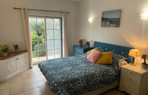 Spacious 3 bedroom villa with pool - Foto 11