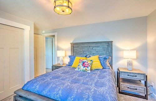 Lakeside Lacey Gem with Sauna and Private Dock - Foto 27