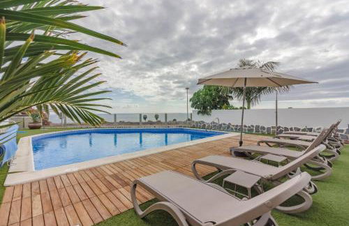 Villa Isabella, Luxury Villa with Heated Pool Ocean View in Adeje, Tenerife - Foto 1