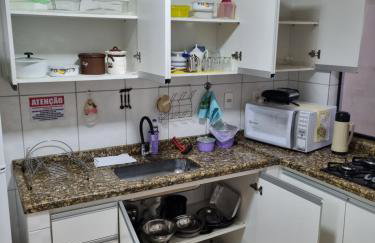 Lindo Apartamento, WiFi Rápido, 2 Banheiros, Suíte, Sala Confortável, Cozinha Completa, Microondas, Entrada Privativa, Perto do Shopping Pátio Matosinhos, 5 min do Centro Histórico - Foto 15
