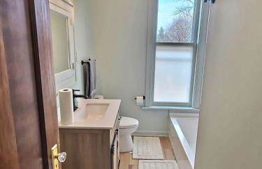 Sleeps 30+ • 10BR Mansion •Events • Bar • Backyard - Foto 39