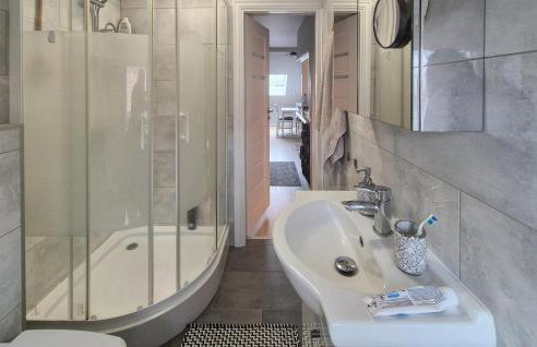 Lovely Apartment In Nowe Warpno - Foto 12