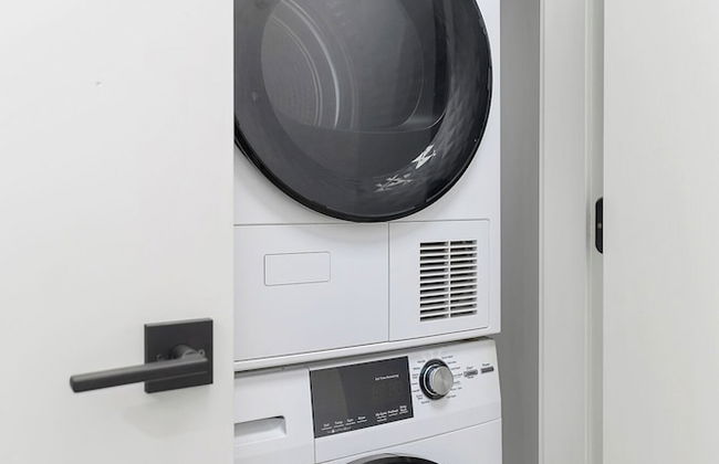 Cozy 1BR Lakeside Retreat - Foto 27