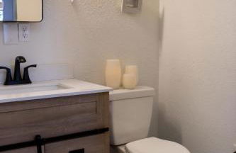 Nestled in a peaceful neighborhood - Foto 14