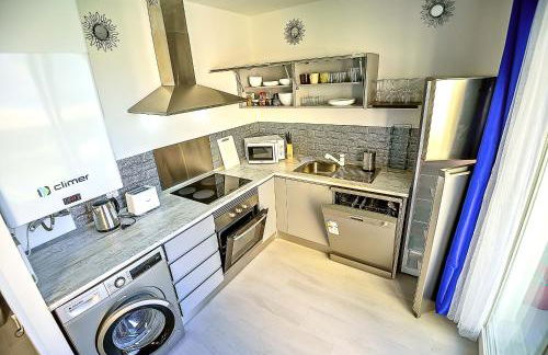 Oceanfront Duplex with a Rooftop Pool and Terrace - Foto 25