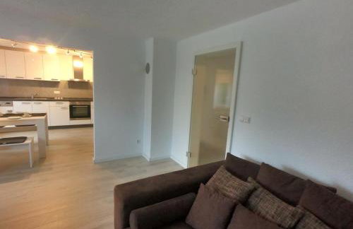 Moderne helle 2,5 Zimmer Wohnung mit großem Bad und Küche in Trossingen - Foto 4