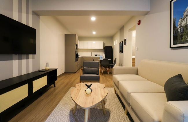 w Majestic 2BR w Balcony in Miraflores - Photo 3