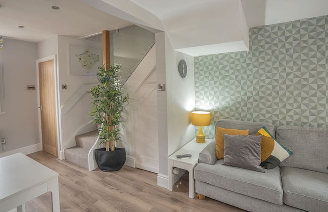 Modern 3-bed House on Tarporley High Street - Photo 16