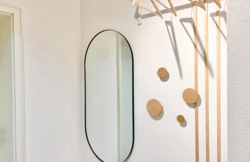 Snug Stays 2 - Design Studio am See mit Terrasse, Garten, 40m vom See - Foto 16