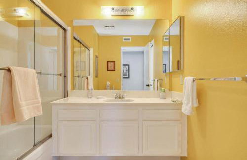 Spectacular View Just Steps to Pool and Jacuzzi at Sunrise Country Club - Foto 20