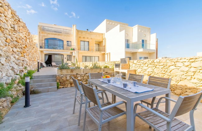 Ta'Siku Gozitan villa + Pool & hot tub - Photo 27