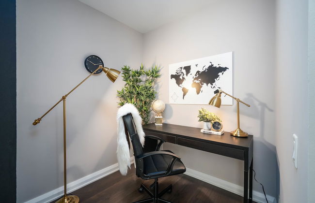 QuickStay Yorkville Condo - Yonge & Bloor - Photo 19