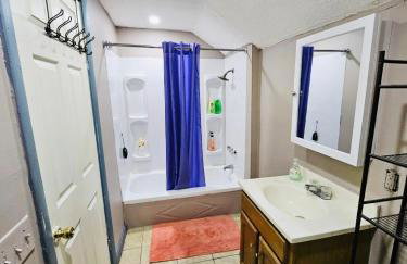 Suites on East Side near Whole Foods, Brown University, Miriam Hospital, MBTA, Downtown, - Photo 32