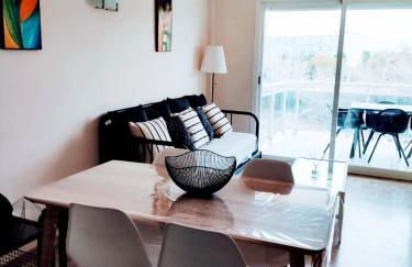 APPART STANDING 2 chambres 2SDB clim PISCINE PARKING WIFI TERRASSE 21m2 LOCAL VELO Port-Aventura, plage, centre - Foto 7