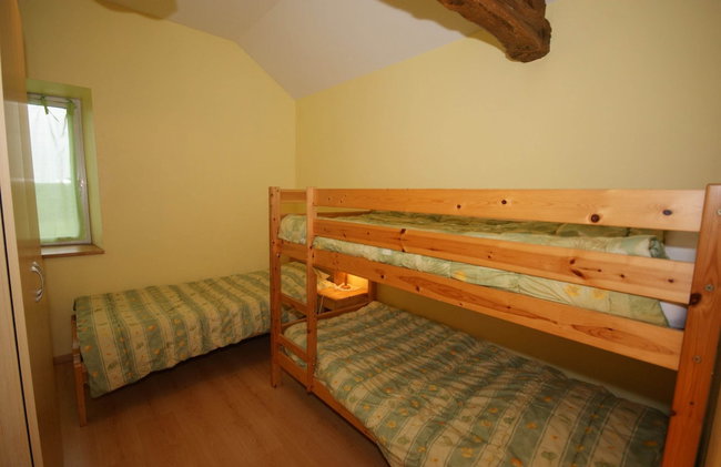 Spacious Holiday Home in Besse With Swimming Pool - Foto 8