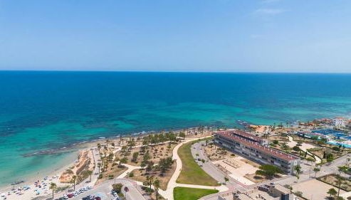 2BD Coastal Gem with Pool & Terrace - Torre de la Horadada - Foto 3