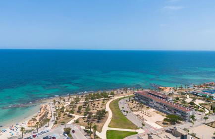 2BD Coastal Gem with Pool & Terrace - Torre de la Horadada - Foto 3