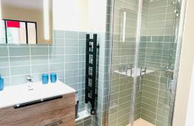 Voiron centre, grande terrasse, parking, calme - Foto 7