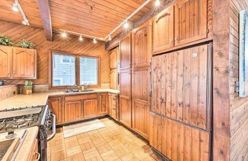 Spacious Syracuse Getaway with Waterfront Deck! - Foto 11