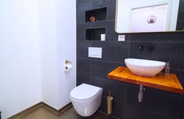 La Marilyn by Leslodgespa - Confort haut de gamme, salle de bain privée, jardin et cuisine commune, à 5 minutes de l'aéroport - Foto 5