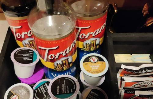 WolfCabin Lux Family Home, Fire Pit, Hot Tub, ADA ramp, ez paved rds - Foto 32