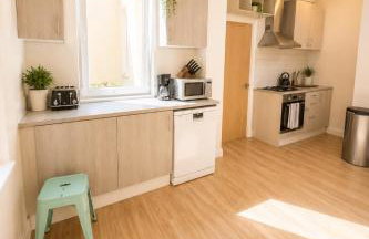 North London A spacious 7 bedroom house accommodating up to 18 people complete with own gym and table tennis - Foto 28