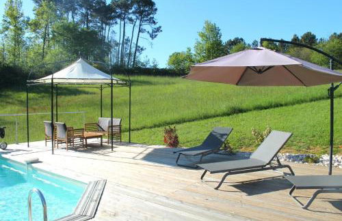 Les Combes avec piscine chauffée au nord Sarlat - Foto 1