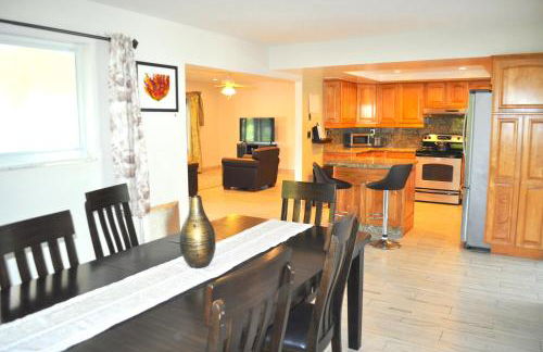 Bike to the beach, walk to restaurants, heated pool, secluded - Foto 1