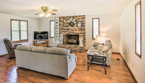 Country Home with Fire Pit 40 Mi to Nashville! - Foto 4