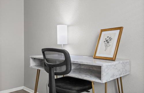 Cozy Modern Oasis near UT - Photo 34