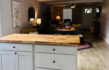 Charming & Luxe Cottage 3 BR 2 BA - Foto 8