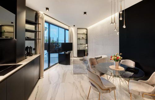Posh Residence Luxury Suites - Photo 48