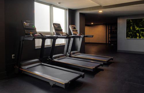 Sleek Loft 15 Min from NYC with Manhattan View - Foto 26