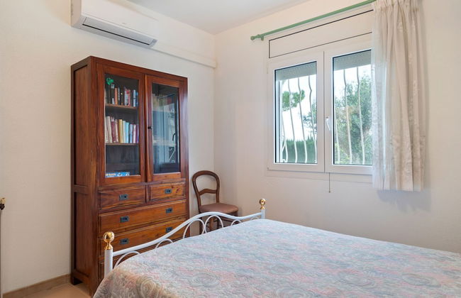 Peaceful Holiday Home in Sant Pere Pescador With Swimming Pool - Foto 17