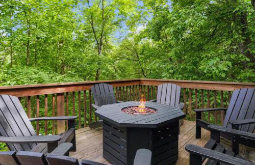 5 Bedroom Suites Hot Tub Jacuzzi Tub & Game Room - Photo 61