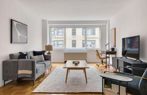 UES 1br w elevator doorman nr Central Park NYC-1186 - Foto 1