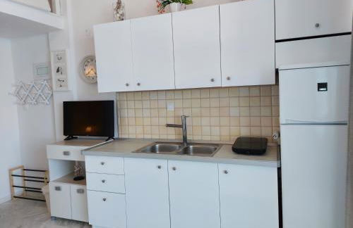 Nefeli Seaside Apartment Elegant Stay Near the Beach - Foto 57