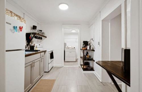 Pensacola Pad 1BR 1BA Modern - Foto 11