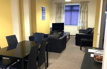 Royle House by SG Property Group - Photo 15