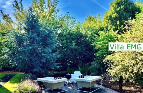 Luxus Design Ferienhaus Villa EMG Bensheim nah Frankfurt, Heidelberg mit Sauna, Schwimmteich, Garten für Familien und Gruppen bis 17 Personen - Foto 51