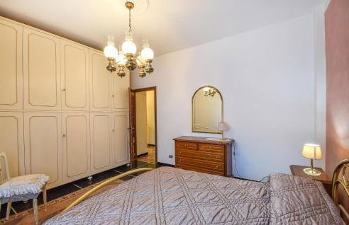 2 Bedroom Awesome Apartment In Genova - Foto 12