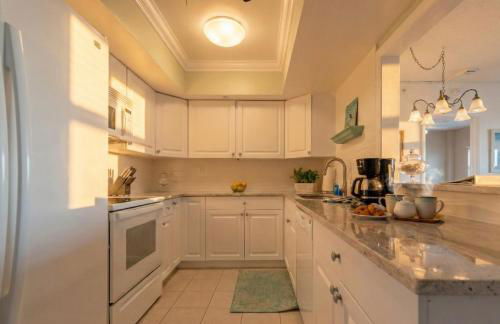 Spacious 3BR Beachfront Condo with Balcony & Parking - Foto 7