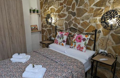 Chalet con piscina, barbacoa y jacuzzi en Valencia - Photo 52