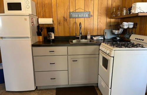 Sleeping Bear Riverside Cabins - Foto 32