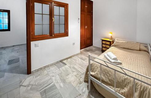 3 Bedroom Awesome Apartment In Aznalcázar - Foto 15